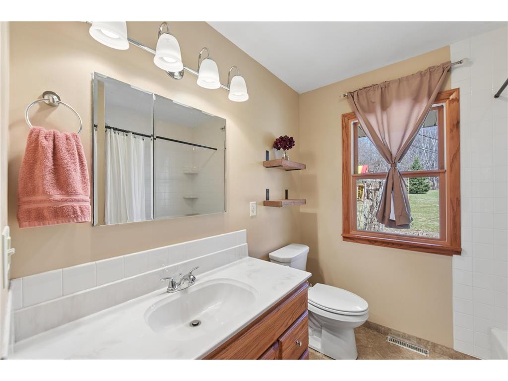 694 Glover Road Troy Twp WI 54022 7050738 image16
