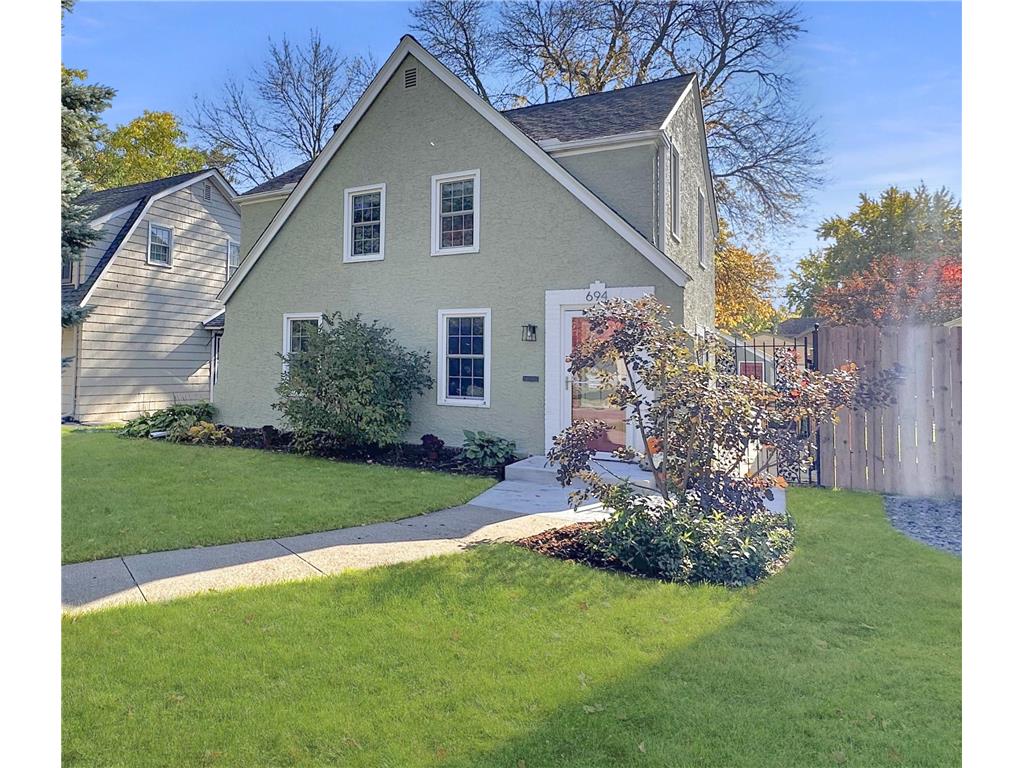 694 Montana Avenue E Saint Paul MN 55106 6457335 image1