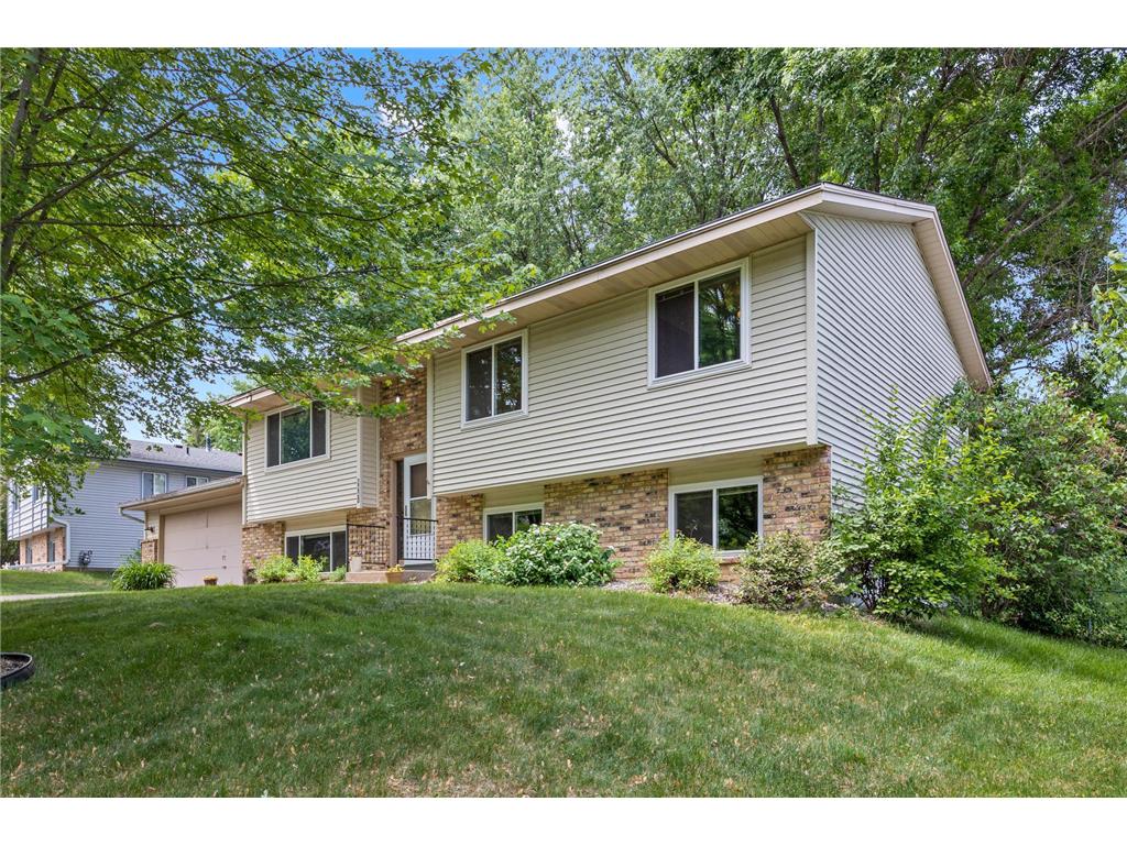 6941 Dallas Lane N, Maple Grove, MN, 55311 MLS 6383516 Edina Realty