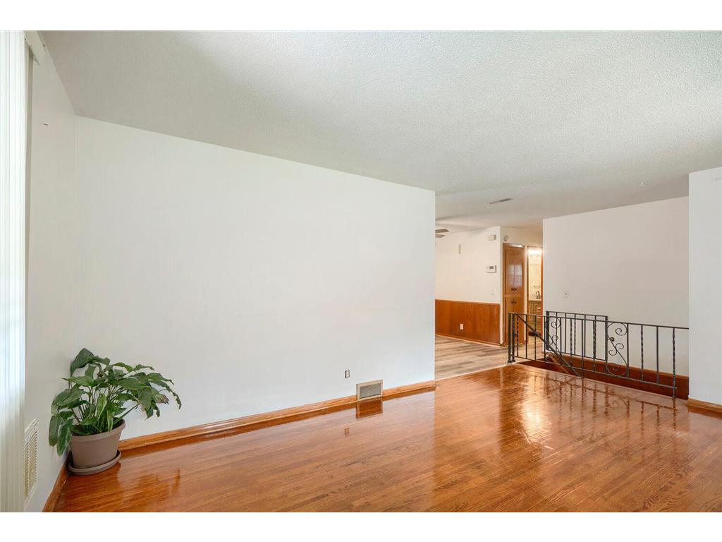 6943 Logan Avenue N Brooklyn Center MN 55430 7067376 image10