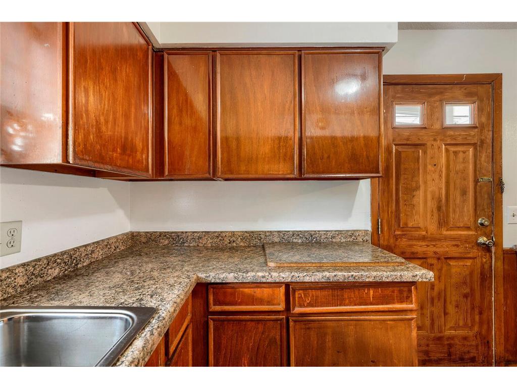 6943 Logan Avenue N Brooklyn Center MN 55430 7067376 image12