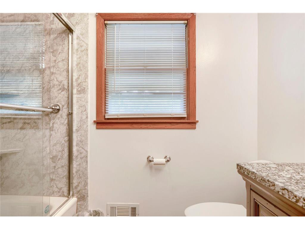 6943 Logan Avenue N Brooklyn Center MN 55430 7067376 image13