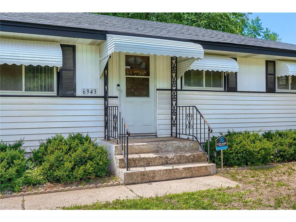 6943 Logan Avenue N Brooklyn Center MN 55430 7067376 image4