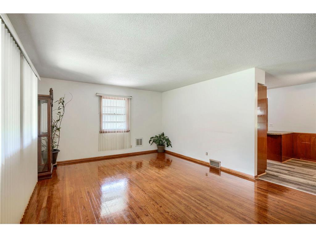 6943 Logan Avenue N Brooklyn Center MN 55430 7067376 image9