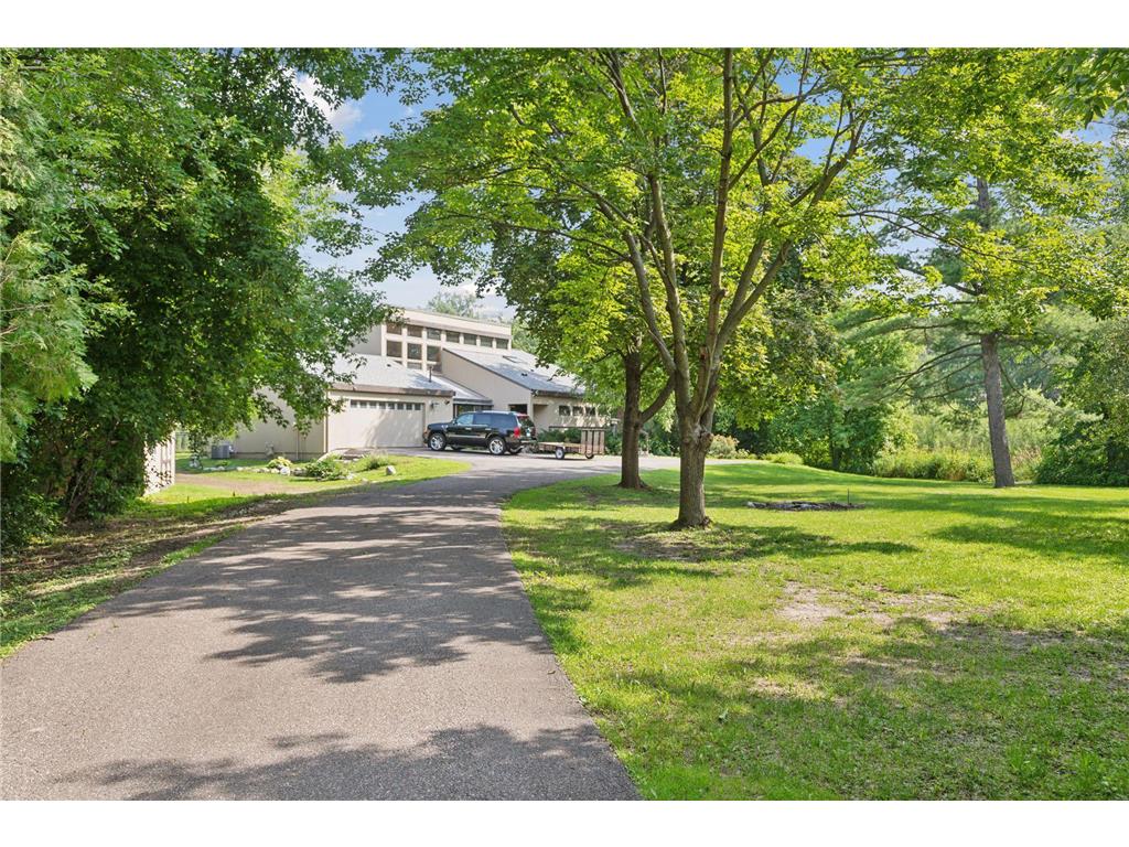 695 County Road B2 E Little Canada MN 55117 - Gervais 6530722 image1