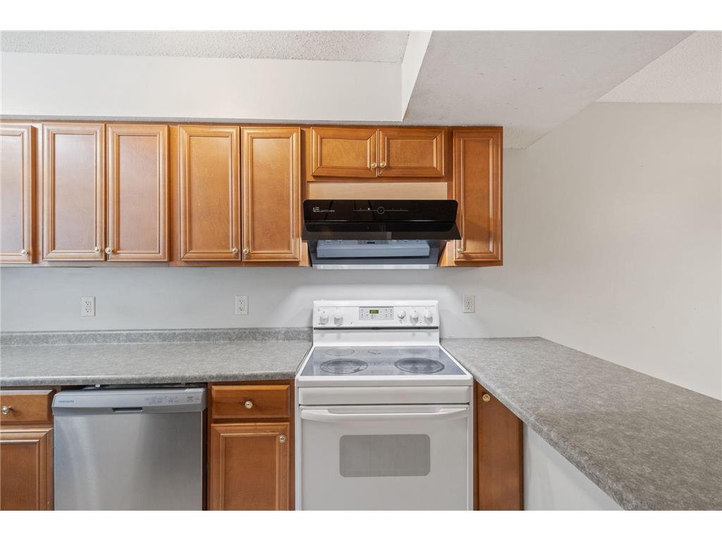 695 E Burnsville Parkway #19 Burnsville MN 55337 7022540 image19