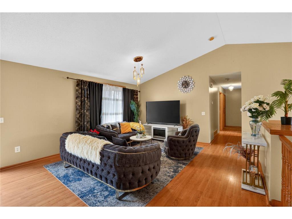 696 79th Street Lino Lakes MN 55014 7033830 image6