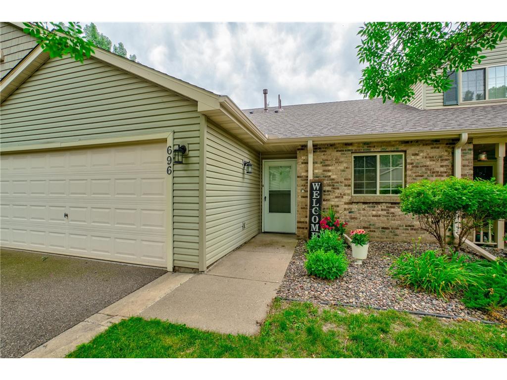 696 Monn Avenue Vadnais Heights MN 55127 7081236 image1