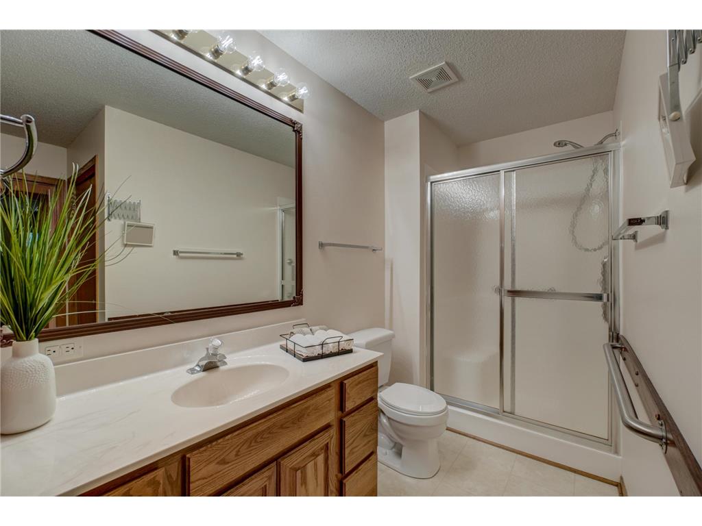 696 Monn Avenue Vadnais Heights MN 55127 7081236 image10