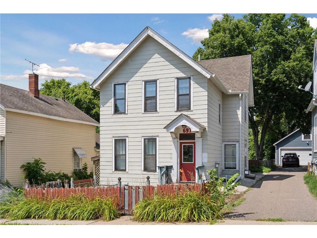 697 5th Street E Saint Paul MN 55106 6763998 image1