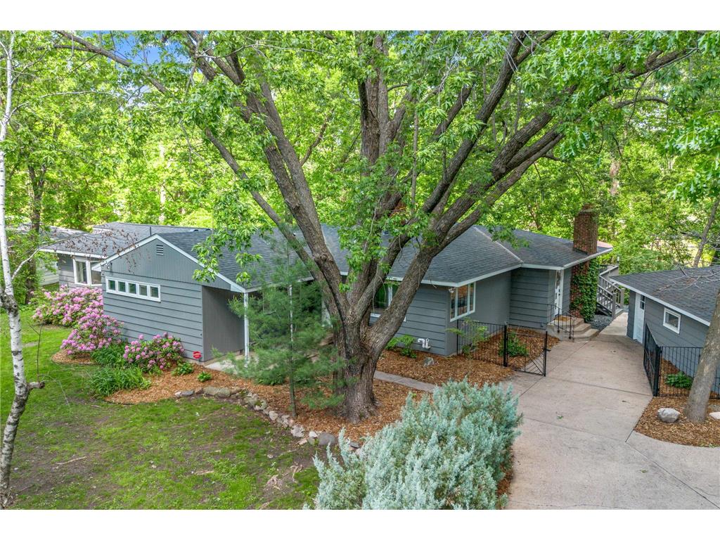 697 Hall Avenue Birchwood Village MN 55110 - White Bear 6476582 image1