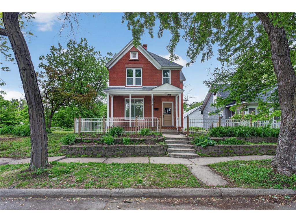 697 Tuscarora Avenue Saint Paul MN 55102 7069172 image1