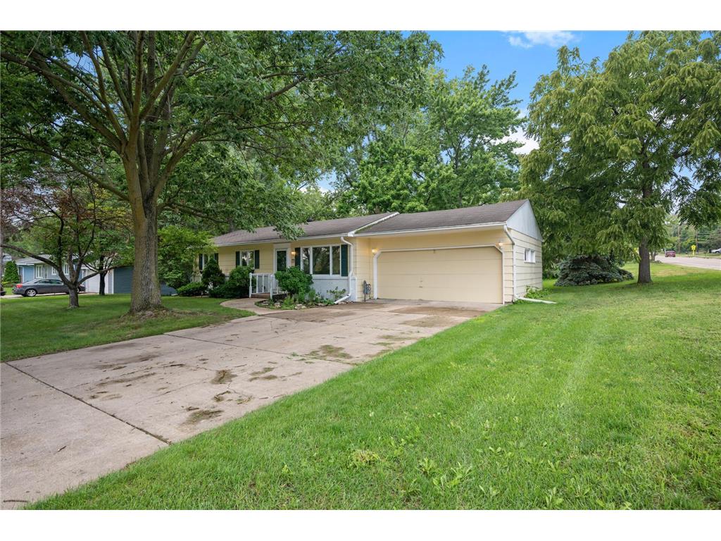 698 17th Avenue NW New Brighton MN 55112 6440658 image1