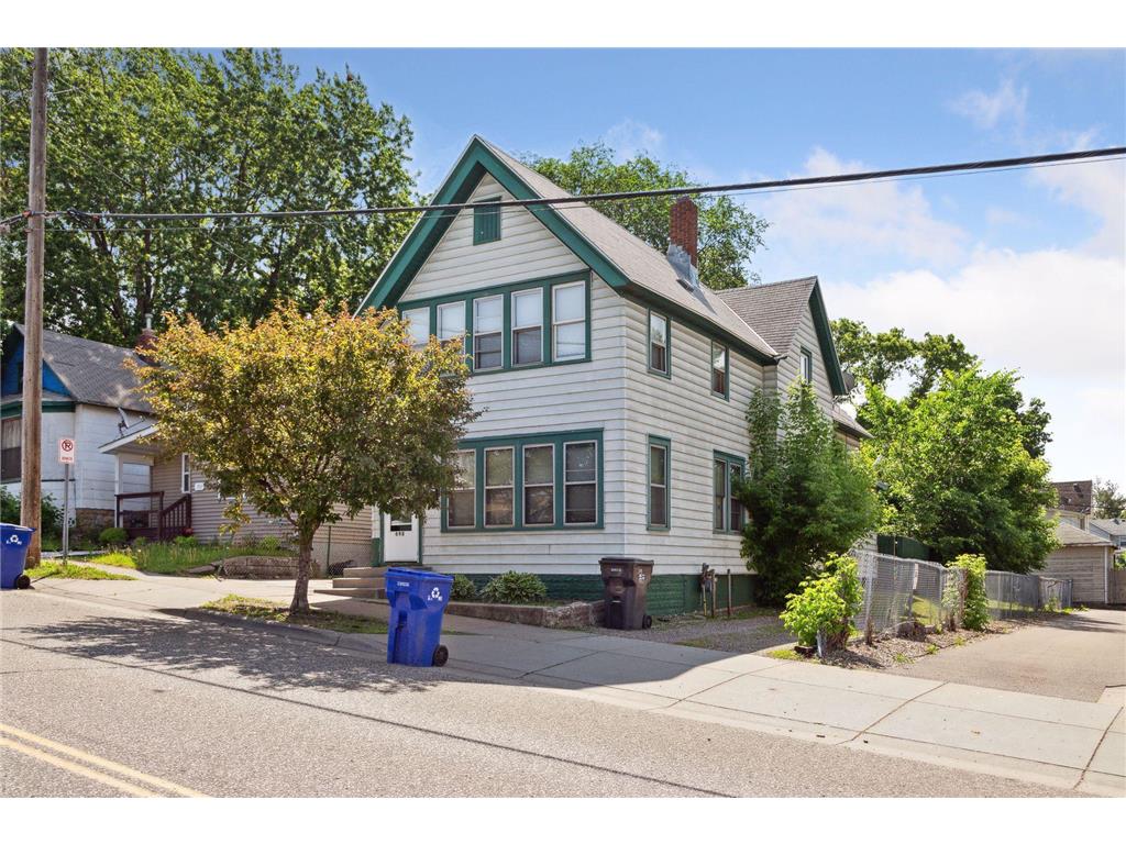 698 6th Street E Saint Paul MN 55106 6371022 image1