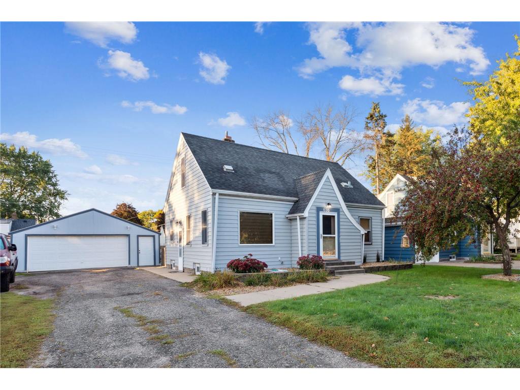 698 Larpenteur Avenue W Saint Paul MN 55113 6445326 image1