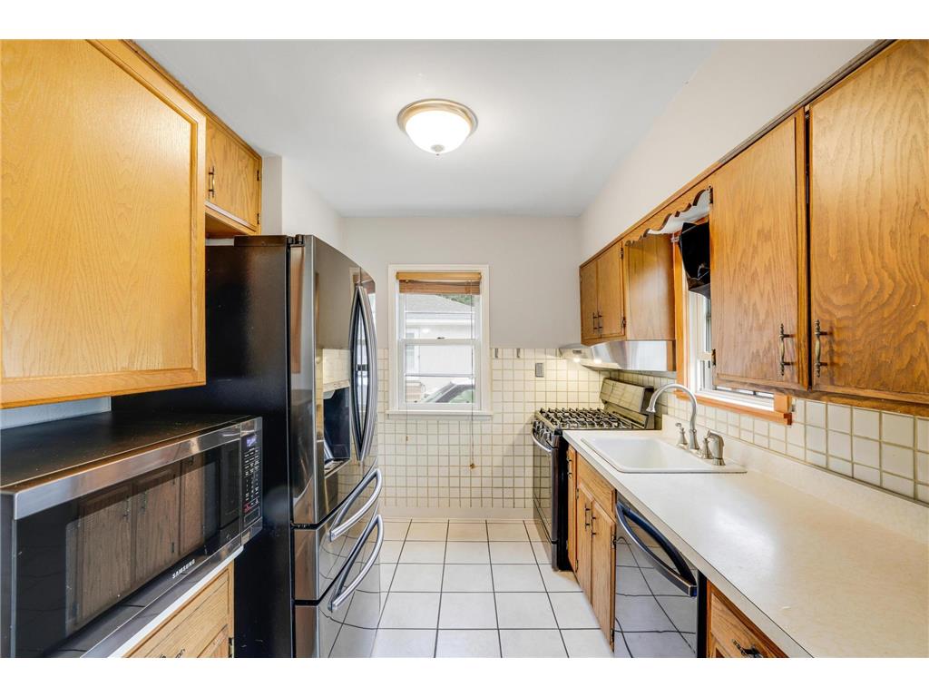 698 Larpenteur Avenue W Saint Paul MN 55113 6803766 image12