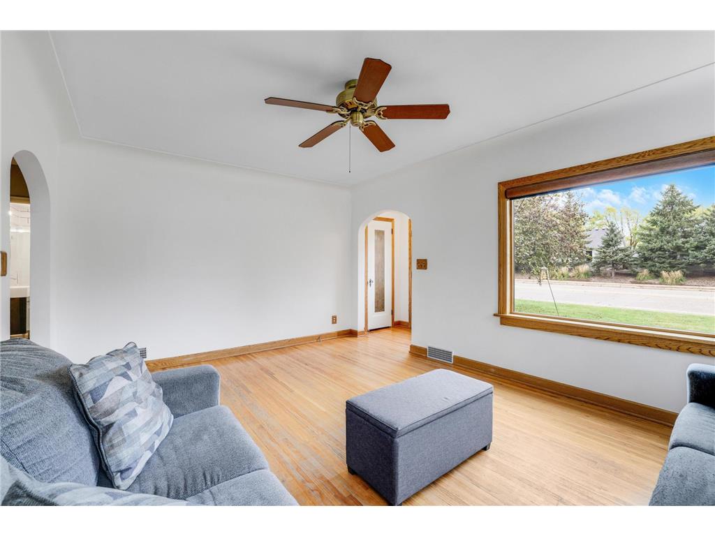 698 Larpenteur Avenue W Saint Paul MN 55113 6803766 image8