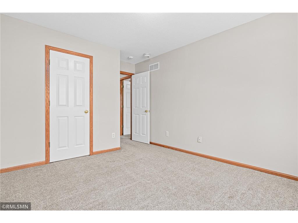 6983 21st Street N Oakdale MN 55128 7000263 image18