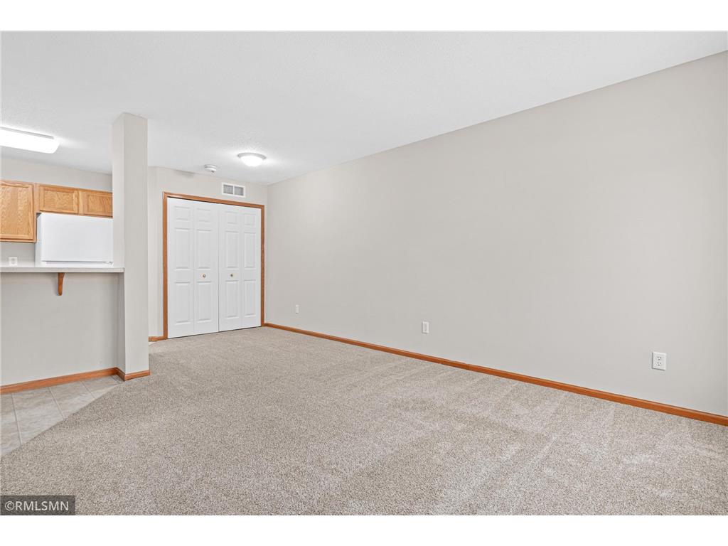 6983 21st Street N Oakdale MN 55128 7000263 image3