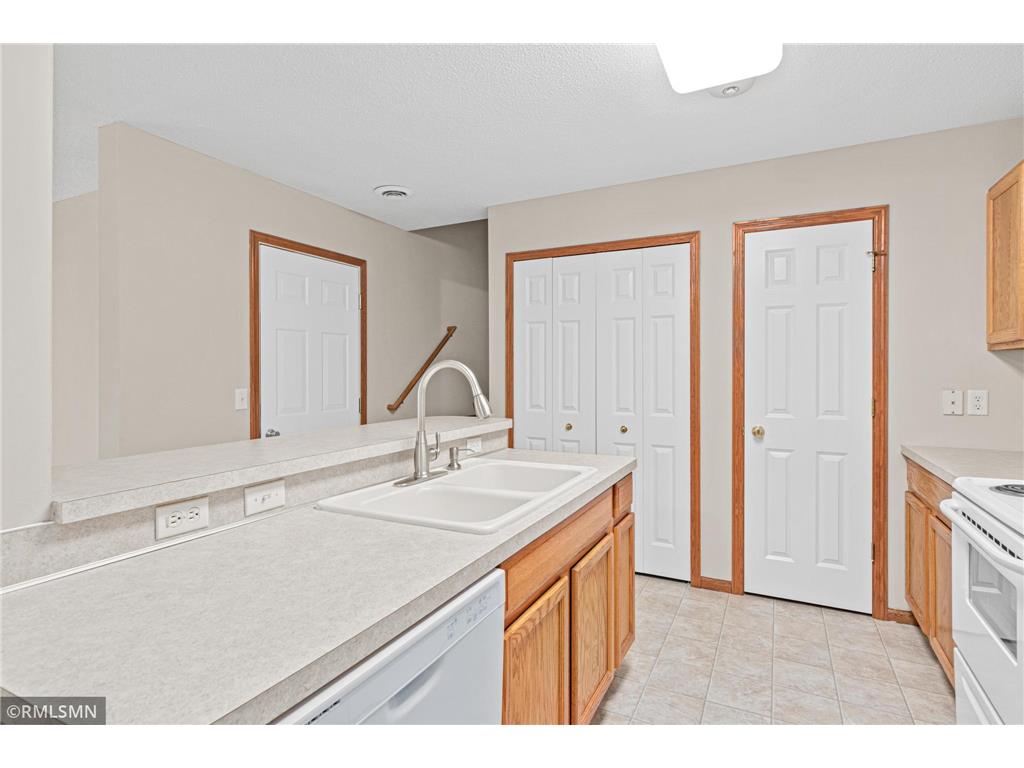 6983 21st Street N Oakdale MN 55128 7000263 image9