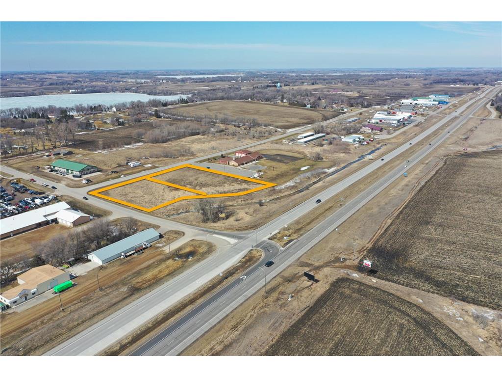 7&8 18th Street NE Willmar MN 56201 - Hawk Creek 6735741 image1