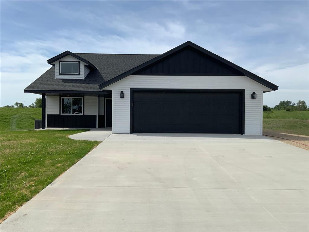 7 Cottonwood Lake Boulevard Windom MN 56101 - Cottonwood 7088194 image1