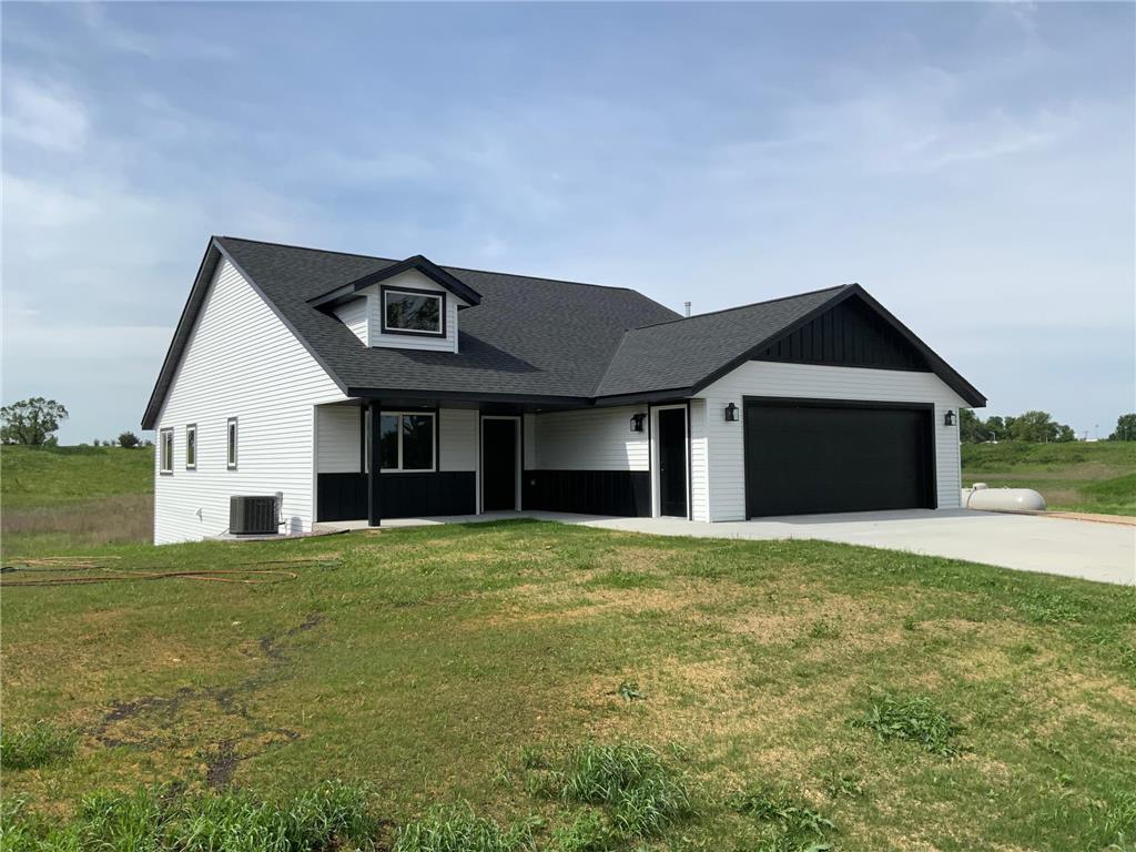 7 Cottonwood Lake Boulevard Windom MN 56101 - Cottonwood 7088194 image2