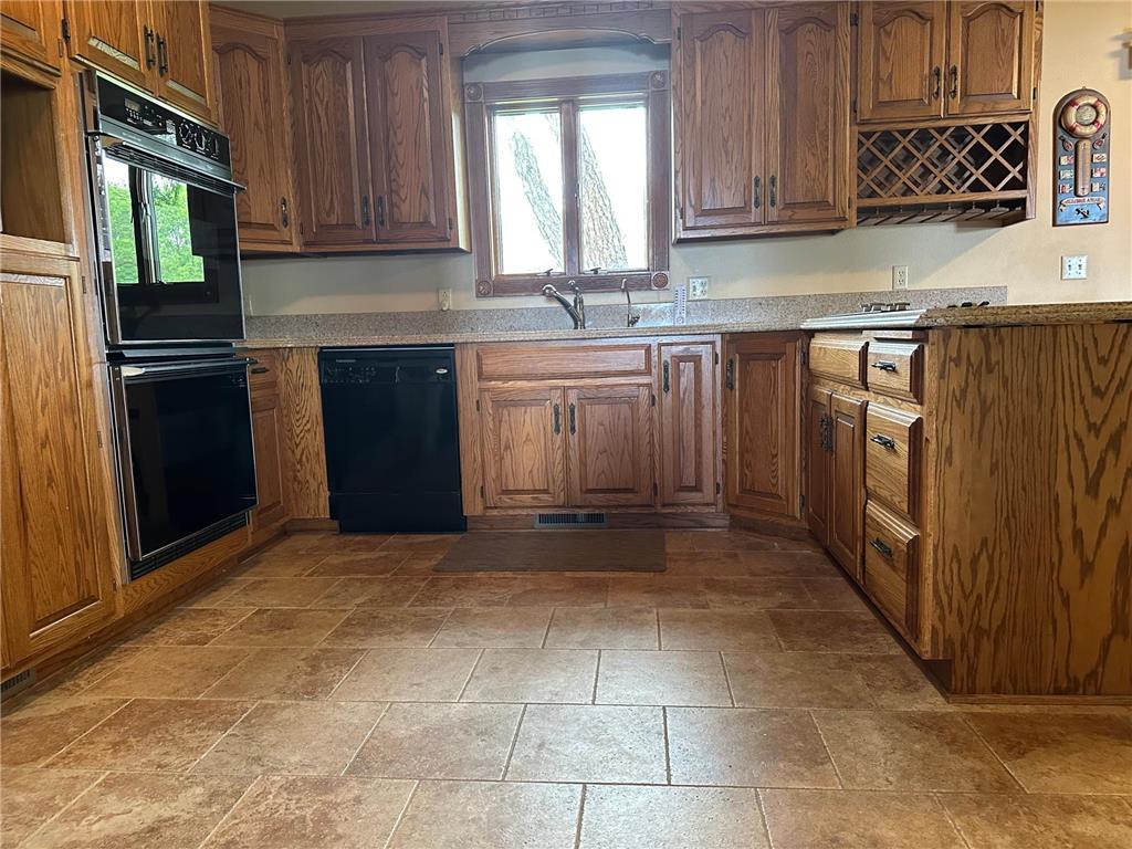 70 Lakeview Drive Slayton MN 56172 - Shetek 6734972 image2