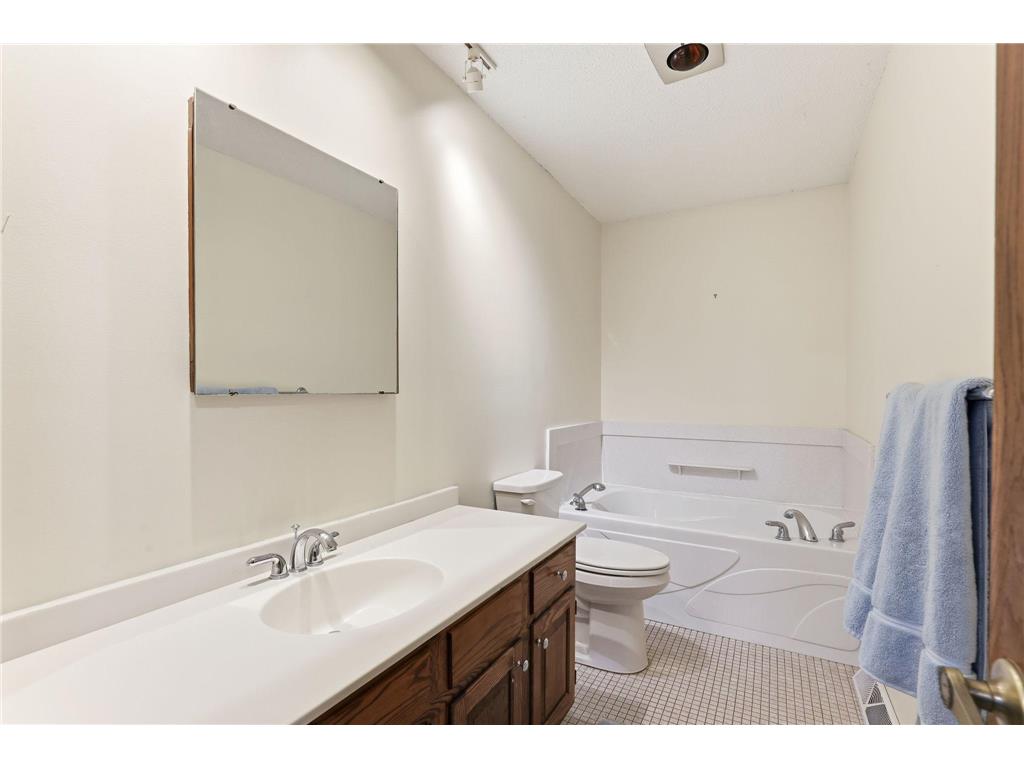 70 Valley Lane Hastings MN 55033 7064769 image32