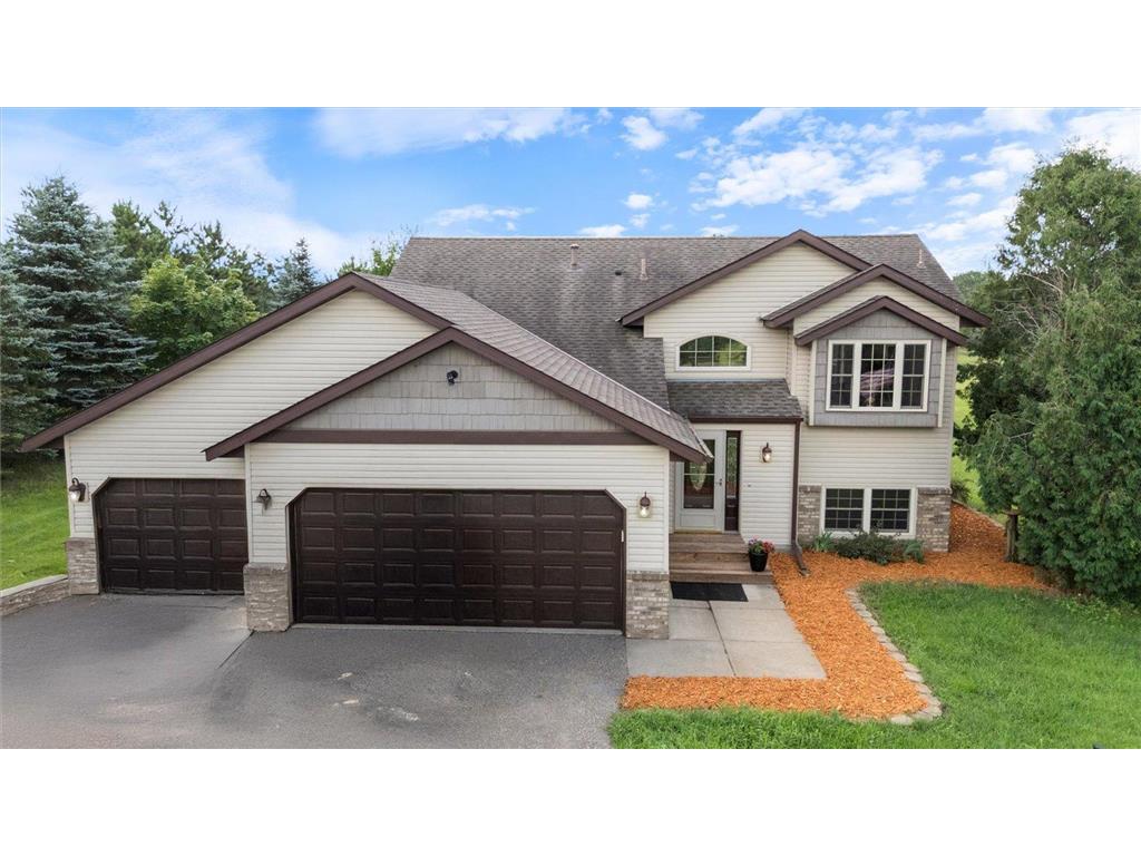 700 206th Avenue NW Oak Grove MN 55011 6794472 image1