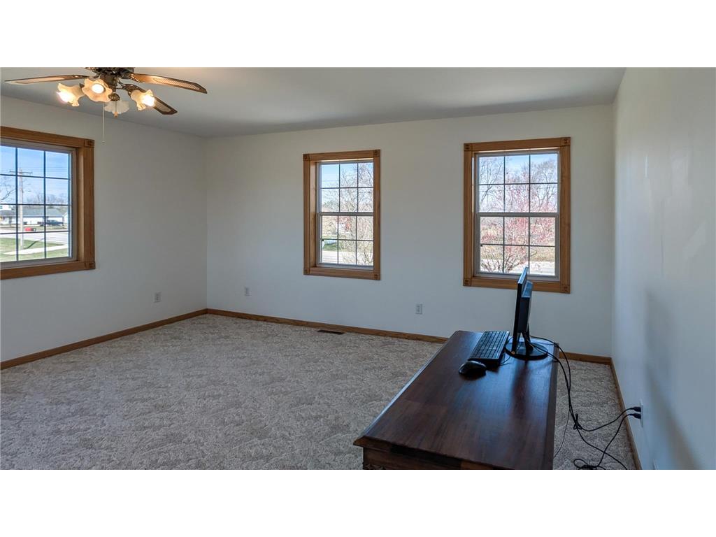700 38th Ave NE Austin MN 55912 7052712 image35