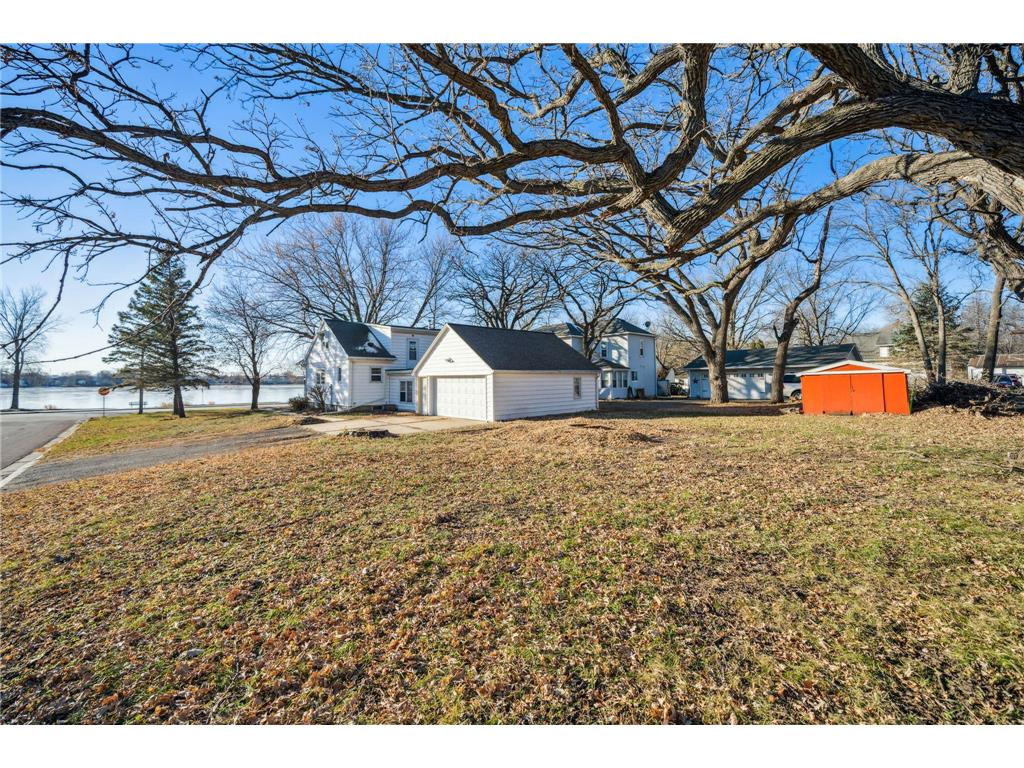 700 7th Avenue NW Waseca MN 56093 - Loon 6468213 image1