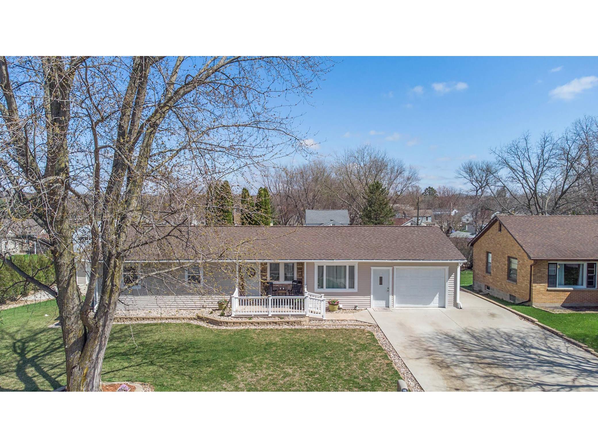 700 Dewey Street, Jackson, MN 56143 MLS 5733426 Edina Realty