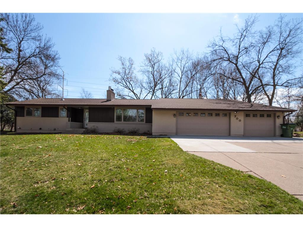 700 Heinel Drive Roseville MN 55113 6520701 image1