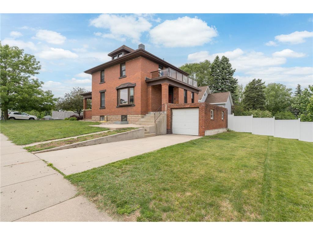 700 N State Street New Ulm MN 56073 7084136 image1