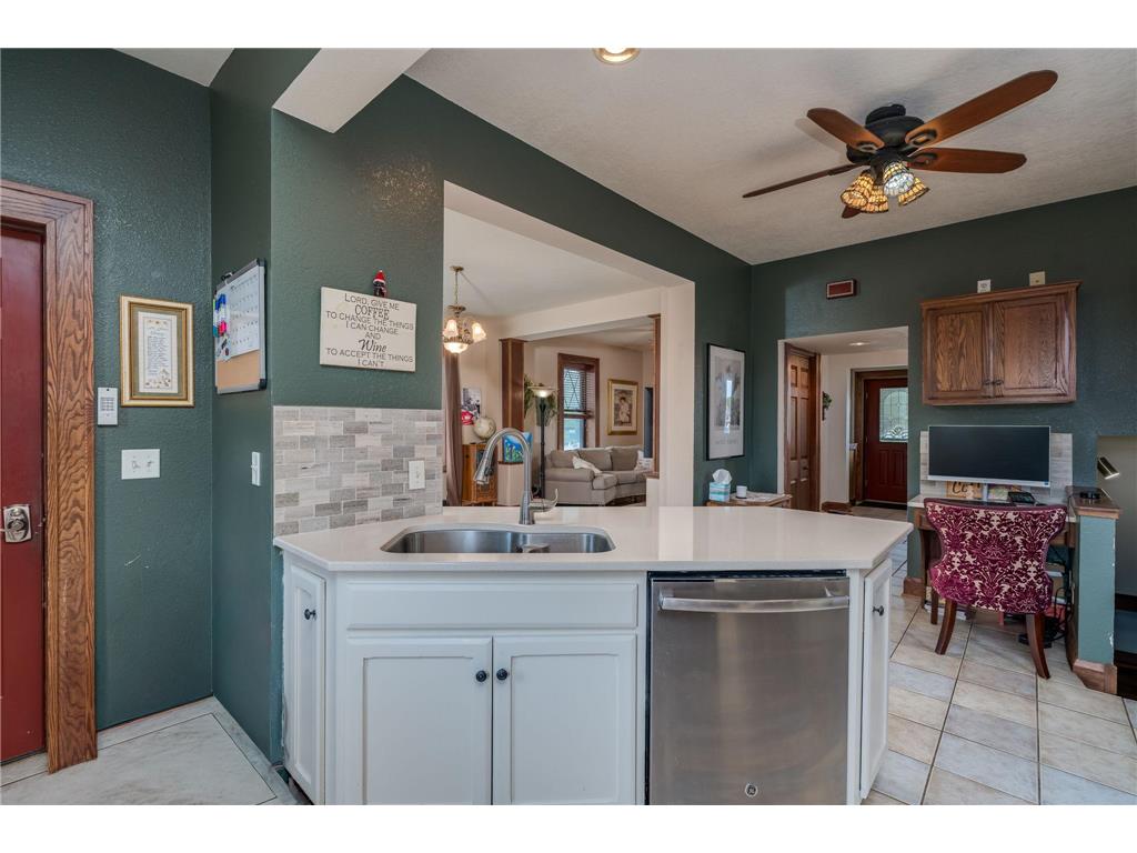 700 N State Street New Ulm MN 56073 7084136 image25