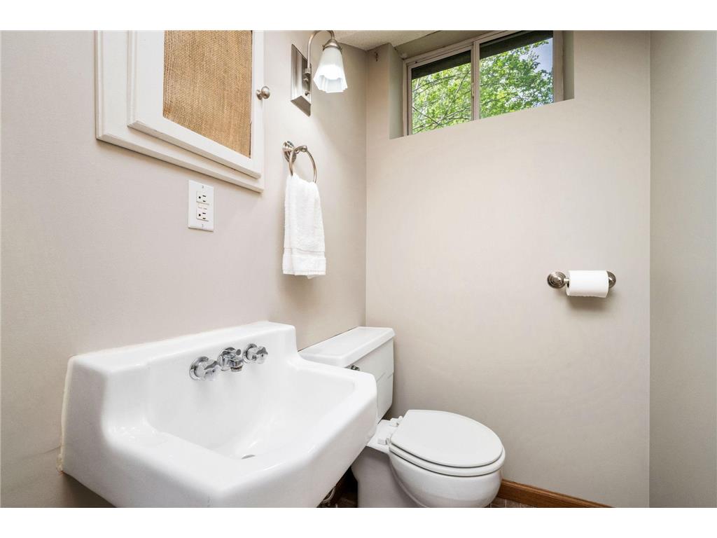 7000 Hill Place N Crystal MN 55427 7046944 image14