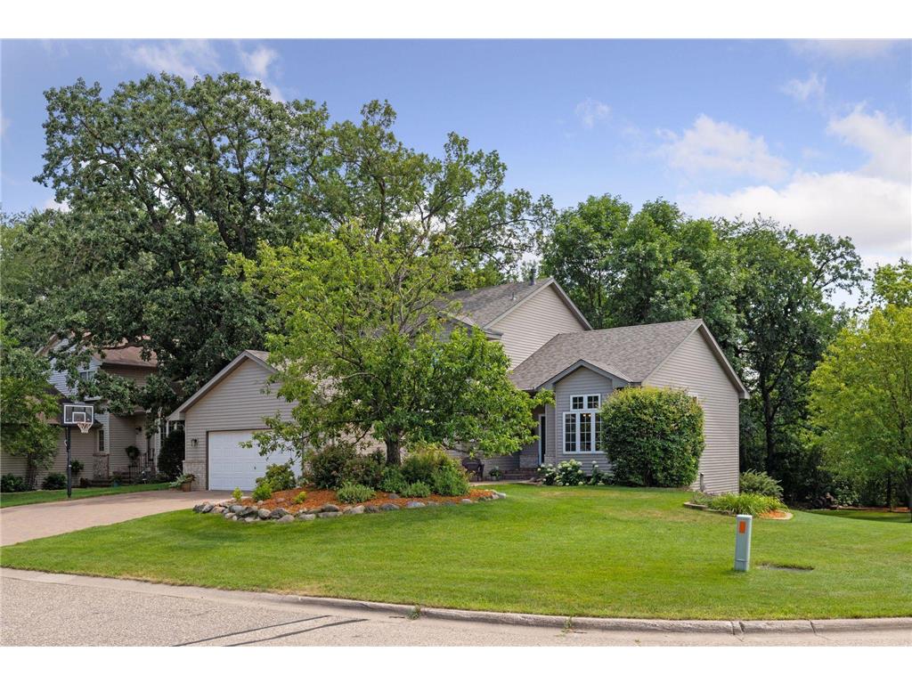 7001 46th Street N, Oakdale, MN 55128 MLS 6170824 Edina Realty