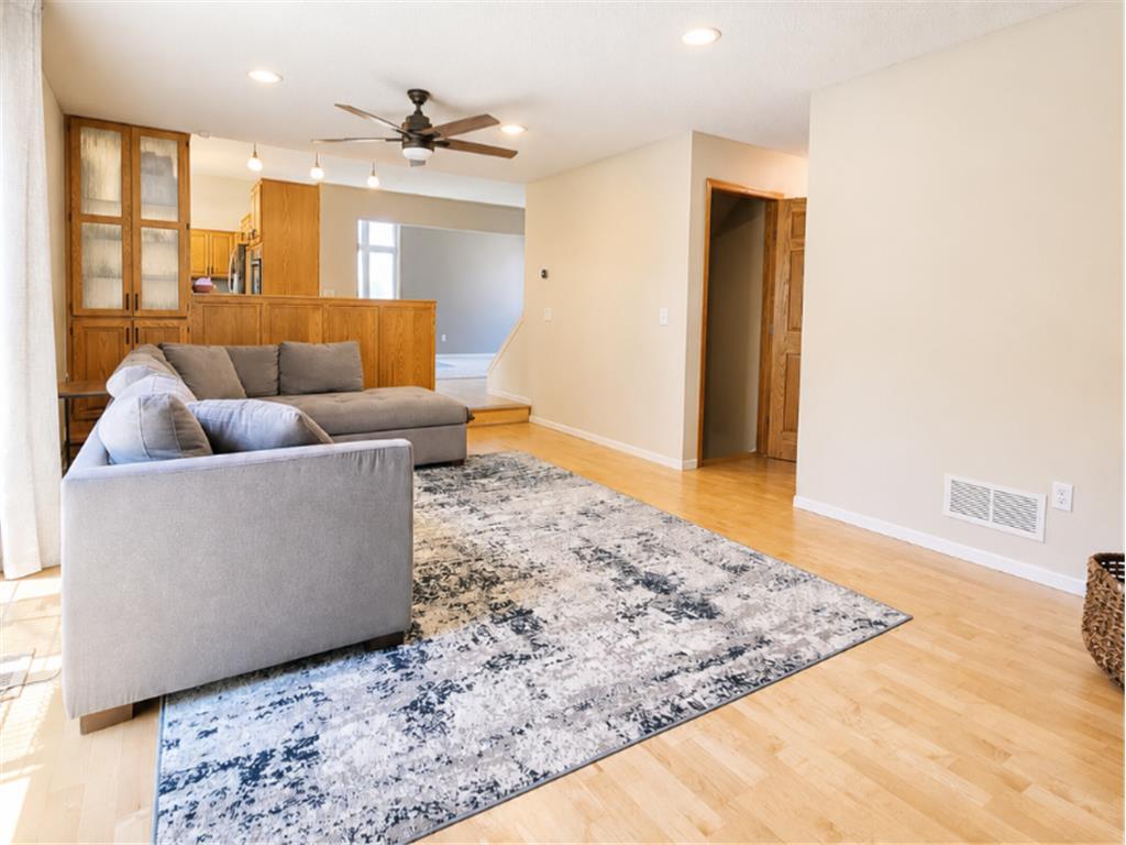 7001 46th Street N Oakdale MN 55128 7084522 image9
