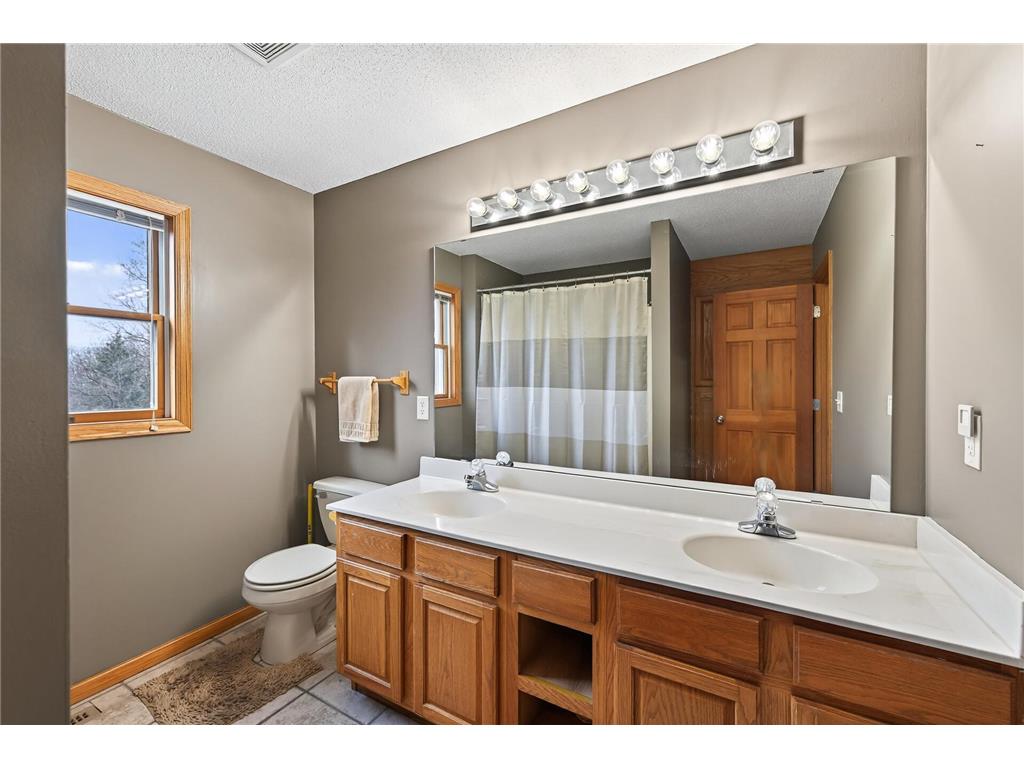 7004 256th Street Wyoming MN 55092 6819502 image22