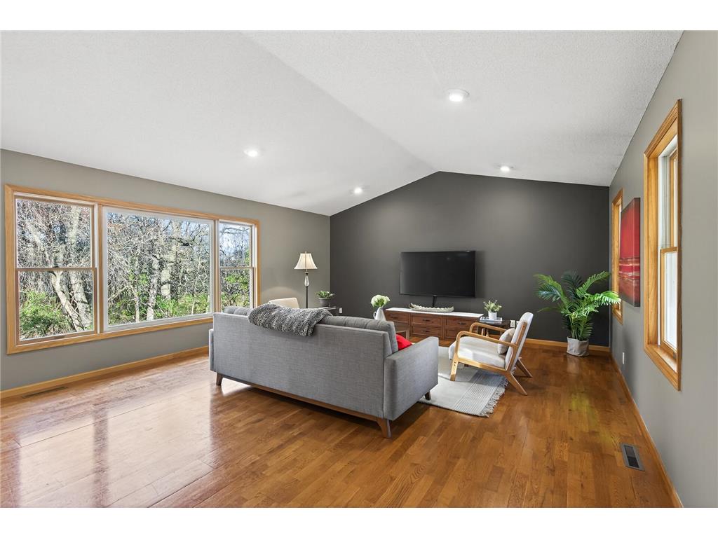 7004 256th Street Wyoming MN 55092 6819502 image4