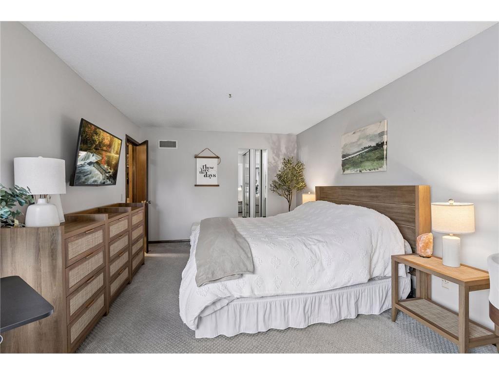 7004 Quail Circle W Brooklyn Center MN 55429 7081970 image18