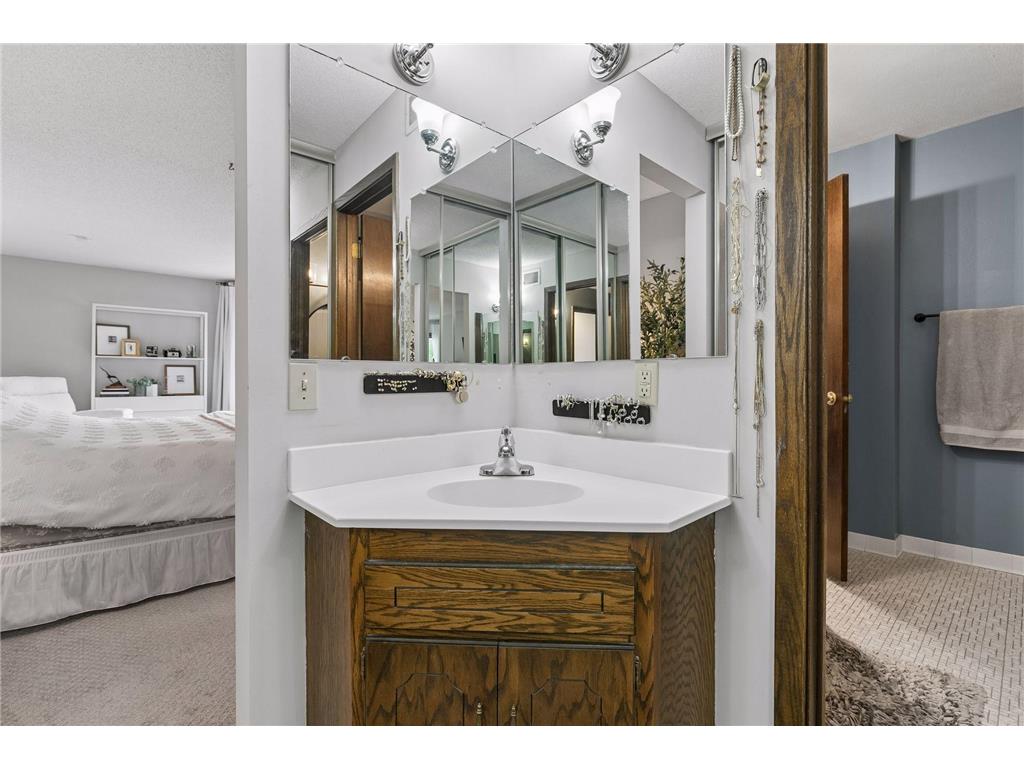 7004 Quail Circle W Brooklyn Center MN 55429 7081970 image19