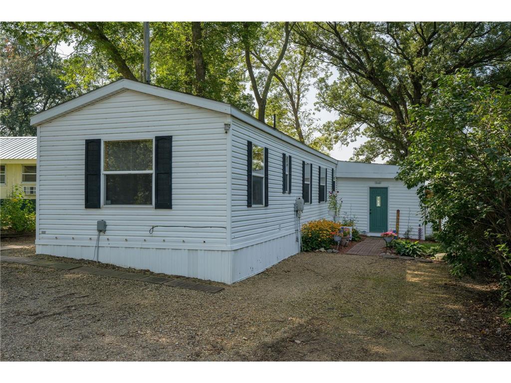 7006 Laura Lane Saint Peter MN 56082 - Washington 6673283 image1