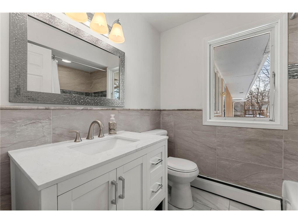 7008 35th Avenue N Crystal MN 55427 7105420 image14
