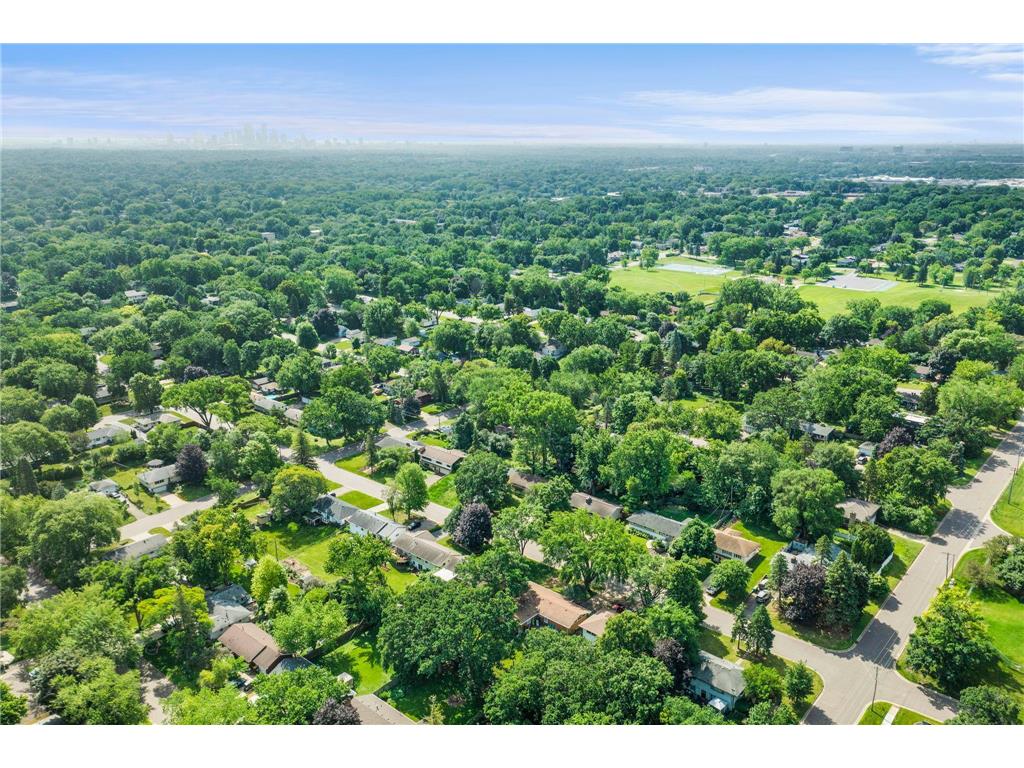 7008 35th Avenue N Crystal MN 55427 7105420 image23