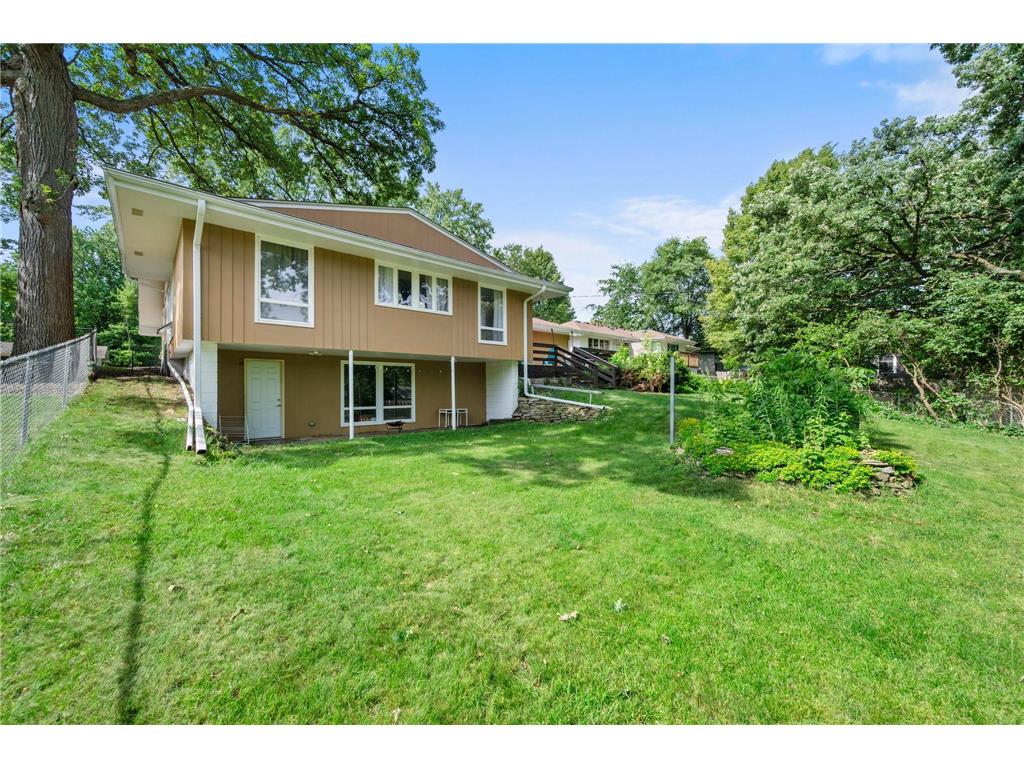 7008 35th Avenue N Crystal MN 55427 7105420 image24