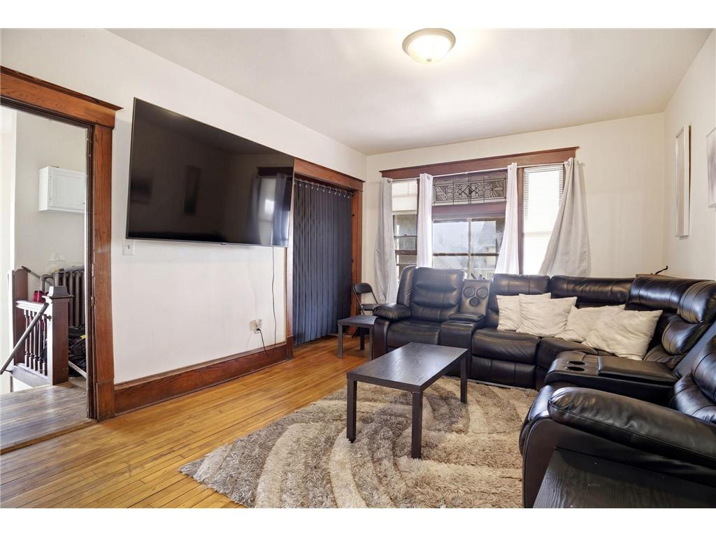 701 4th Street E Saint Paul MN 55106 7075026 image4