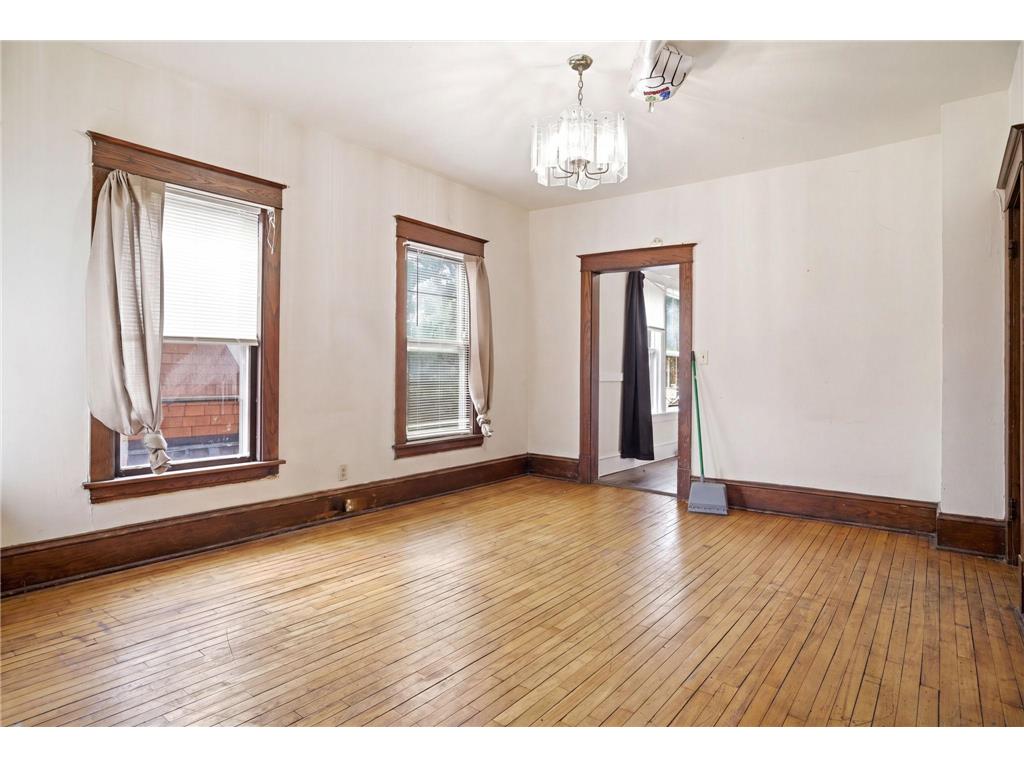 701 4th Street E Saint Paul MN 55106 7075026 image5