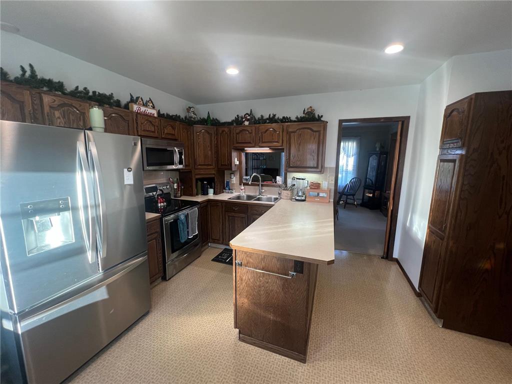701 Douglas Avenue Henning MN 56551 7054990 image19